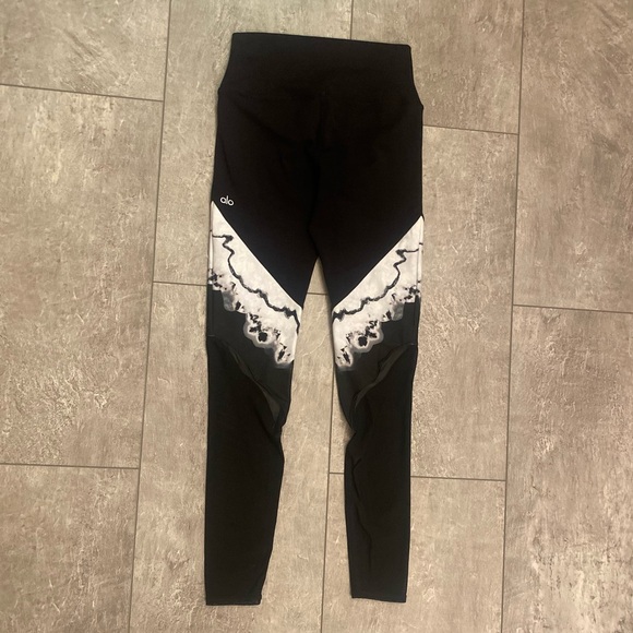 Alo High Waist Verse Legging in Black Zinc size small - Picture 6 of 8